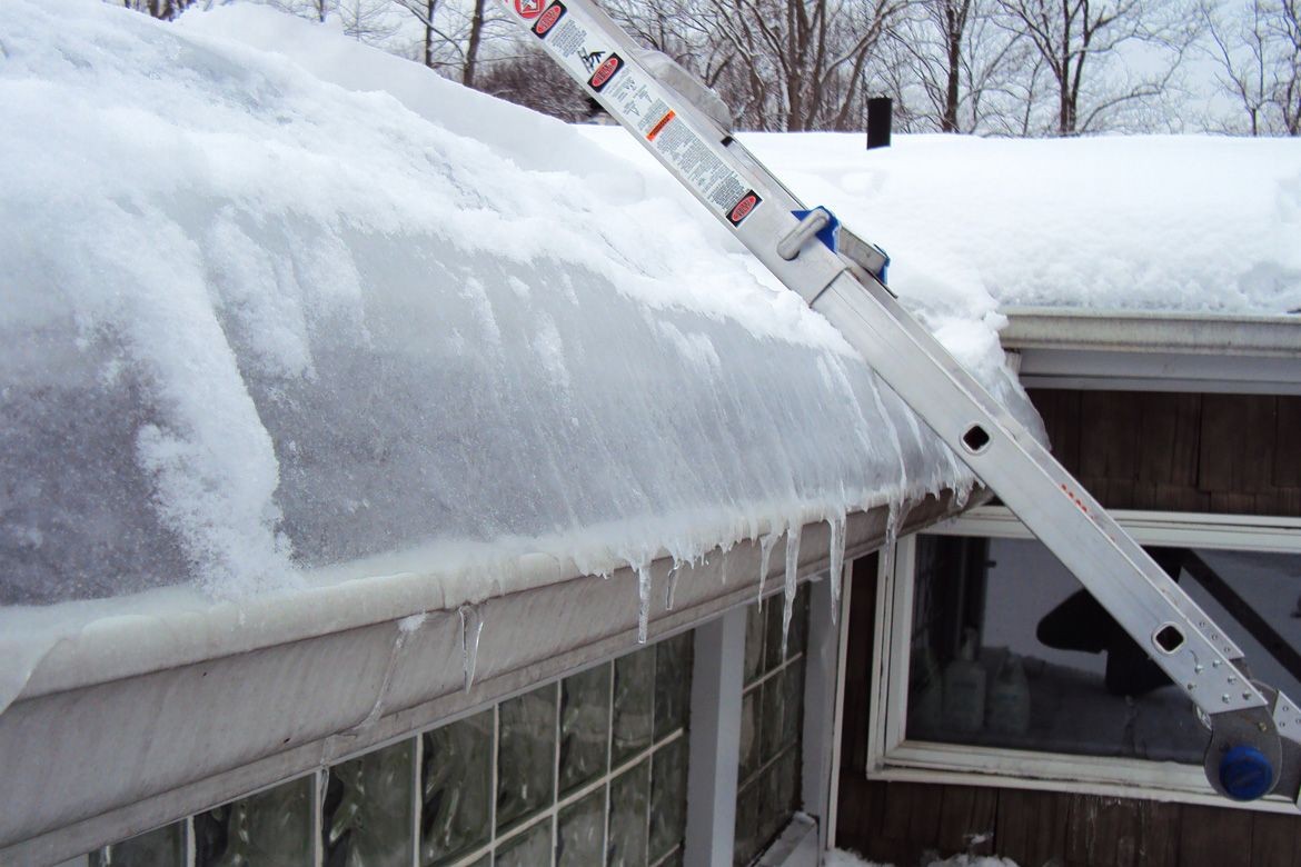 Roof Top Snow Removal / Ice Dam Removal